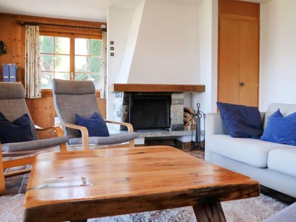 Téléviseur, foyer, lecteur de DVD