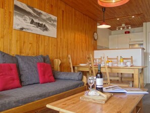 TV, DVD player - Le 2100 A et B (Lavachet) by Interhome (Tignes)