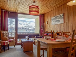 Dining - Le 2100 A et B (Lavachet) by Interhome (Tignes)