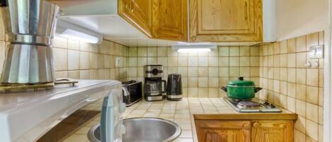 Réfrigérateur, micro-ondes, four, grille-pain