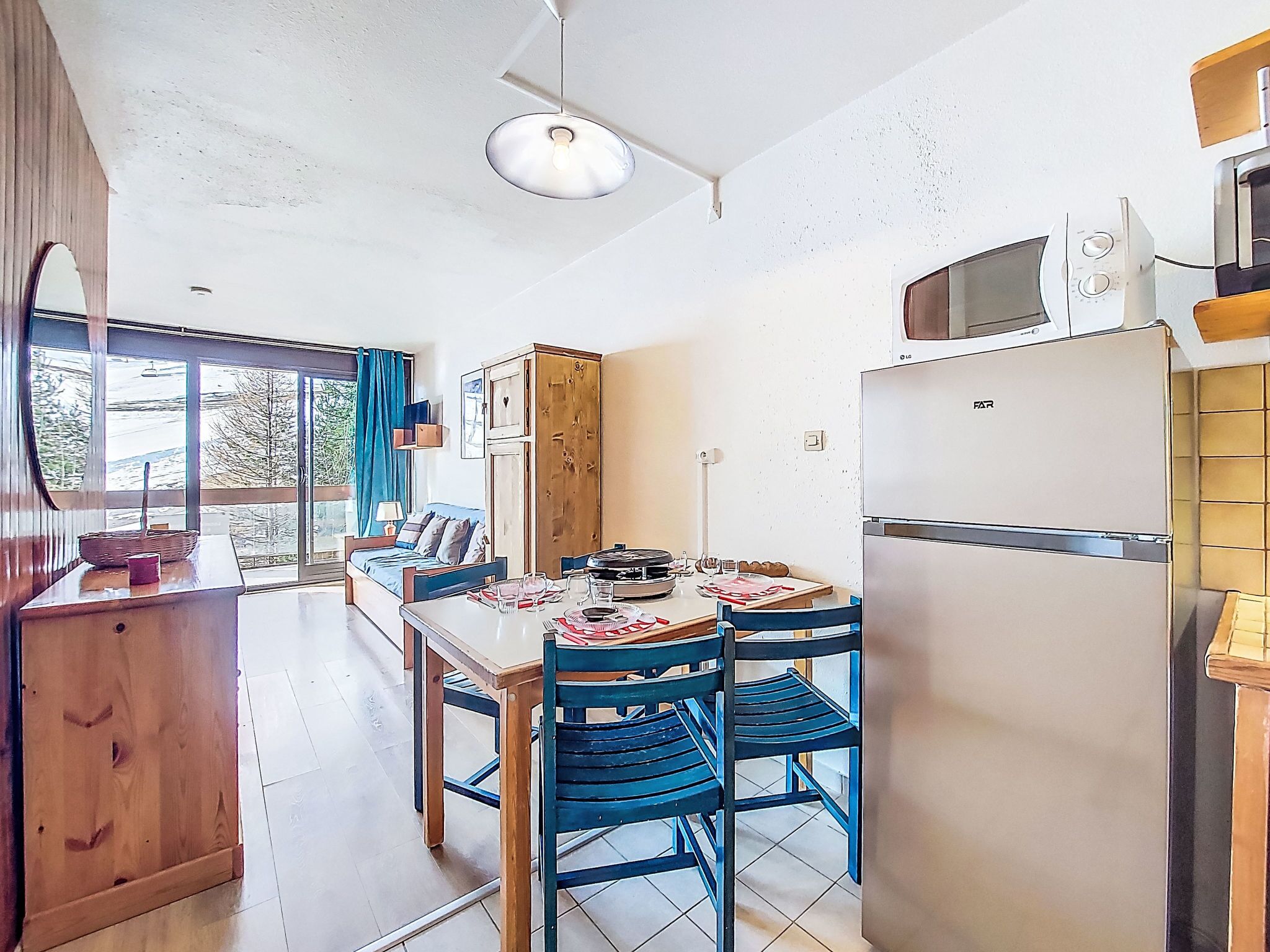 Réfrigérateur, micro-ondes, four, lave-vaisselle