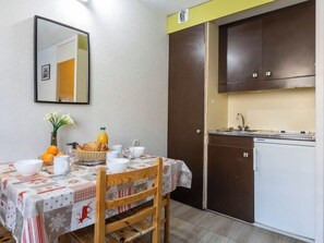 Dining - Roche Blanche 97 by Interhome (Val Thorens)