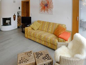 Télévision, lecteur de DVD, chaîne hi-fi