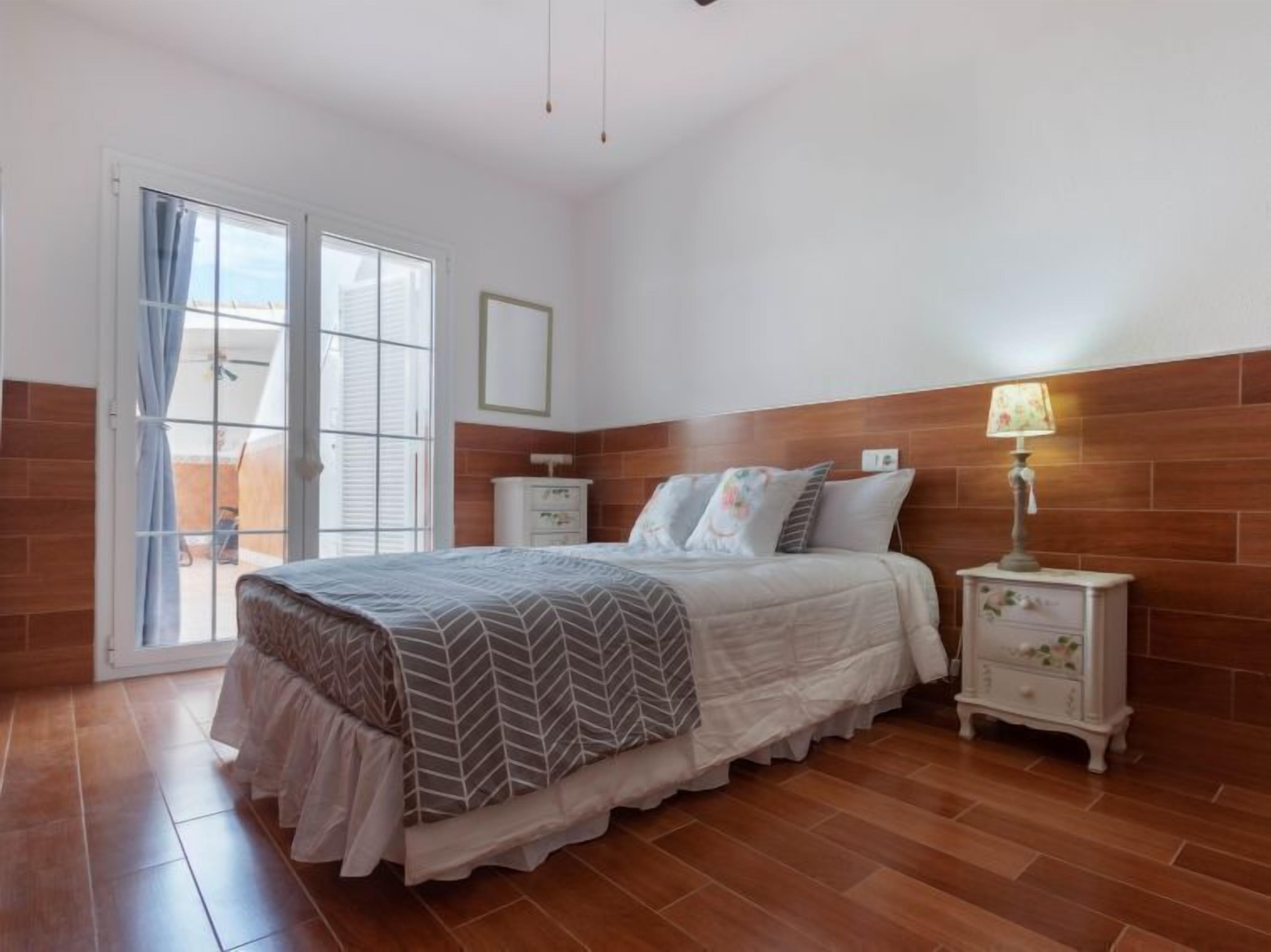 2 dormitorios, tabla de planchar con plancha, wifi