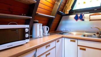 Kühlschrank, Kochgeschirr/Geschirr/Besteck