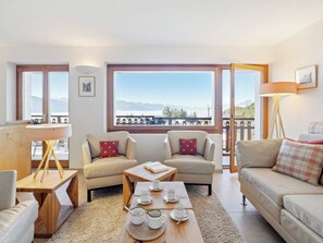 TV - Les Aiguilles Vertes Rez inférieur by Interhome (Crans-Montana)