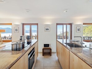 Réfrigérateur, micro-ondes, four, lave-vaisselle