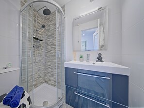 Hair dryer, towels