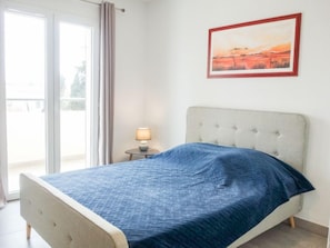 2 bedrooms, free Internet