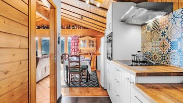 Réfrigérateur, micro-ondes, four, lave-vaisselle