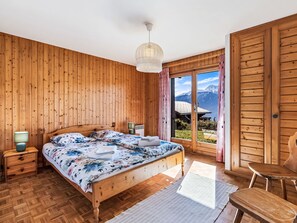 3 chambres, fer et planche à repasser, Internet gratuit