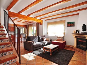 Télévision, cheminée