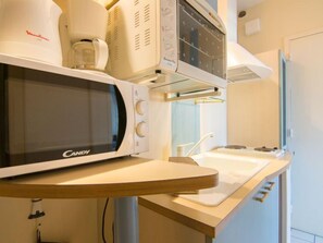 Fridge, microwave, oven, toaster