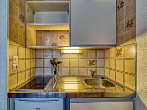 ثلاجة، مستلزمات طهي/أطباق/أوعية