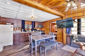 Cabin, Multiple Beds, Hot Tub, Mountain View (104) | Private kitchen