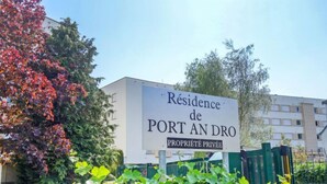En skylt med texten ”Résidence de PORT AN DRO”, som visar att det är ett privat område.