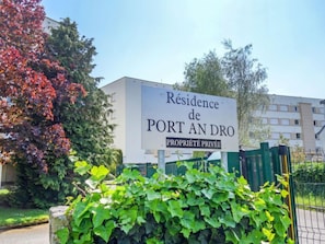 A sign for 'Résidence de PORT AN DRO' indicating a private property. - Port An Dro by Interhome (Carnac)