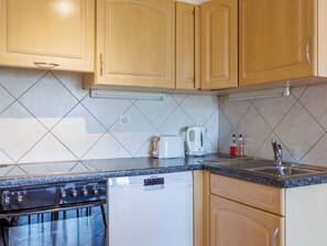 Kühlschrank, Ofen, Geschirrspüler, Toaster