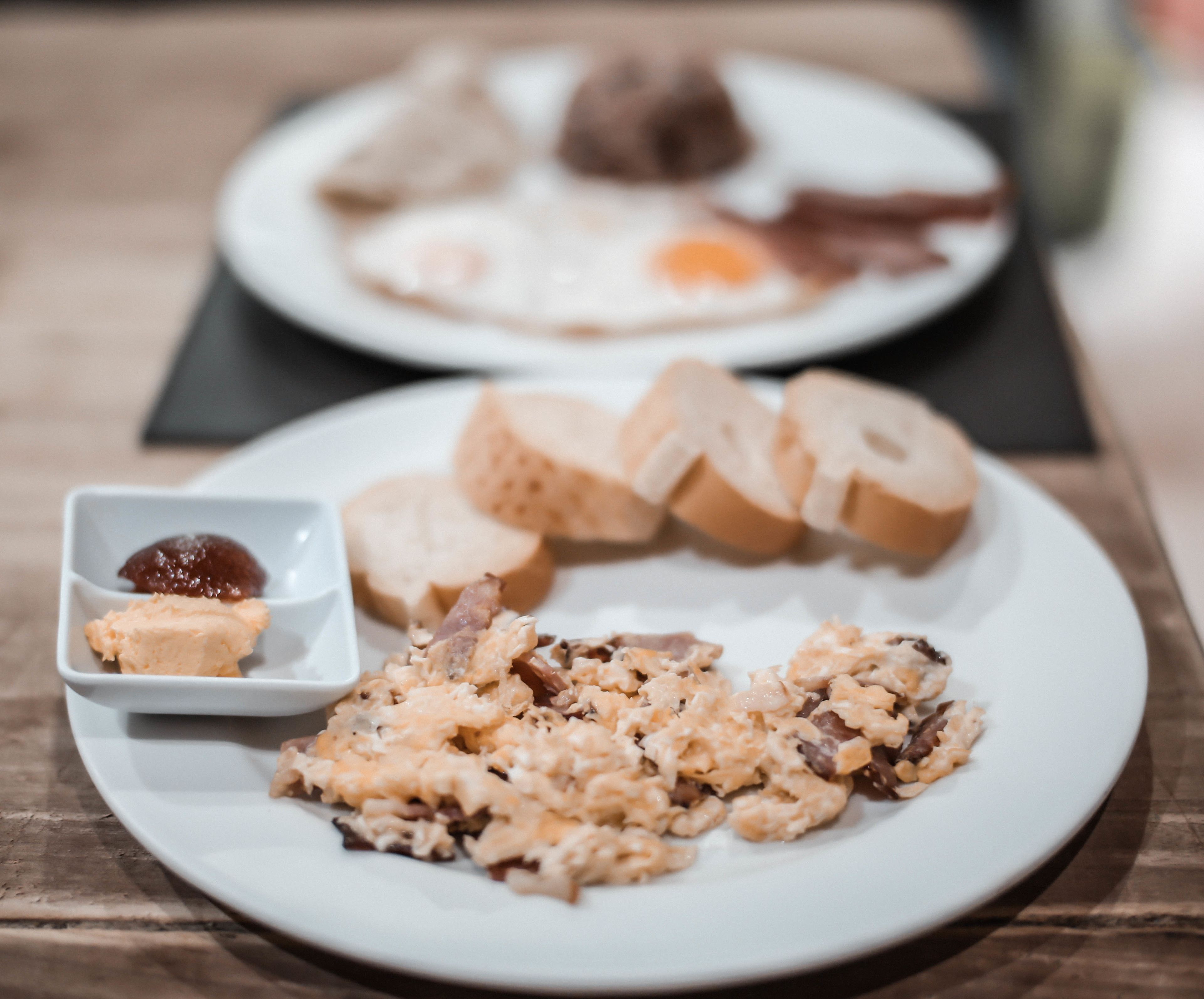 free daily cooked-to-order breakfast