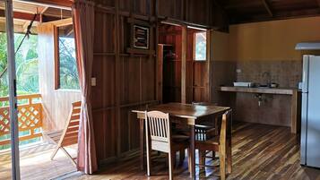 Comfort Studio, Multiple Beds, Kitchen, Pool View | 1 bedroom, in-room safe, free WiFi, bed sheets