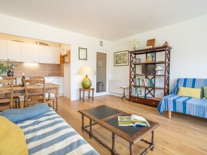 TV - Les Terrasses Port Maria by Interhome (Quiberon)
