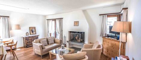 Télévision, cheminée