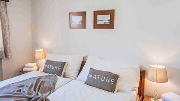 3 Schlafzimmer, Schreibtisch, BĂŒgeleisen/BĂŒgelbrett