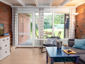 TV, DVD player - Klaffmuschel by Interhome (Norddeich)