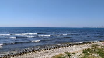 Una spiaggia nelle vicinanze