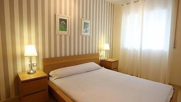 2 slaapkamers, een strijkplank/strijkijzer