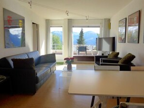 TV, DVD player - Jeanne D'Arc Apt. C-19 by Interhome (Crans-Montana)