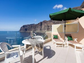 Outdoor dining - Buenavista by Interhome (Los Gigantes)