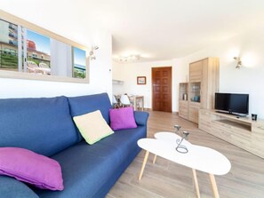 TV - Apartment Blau by Interhome (Playa de Aro)
