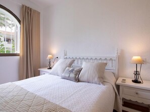 2 bedrooms, free Internet