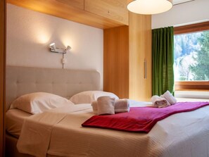 2 Schlafzimmer, Schreibtisch, Internetzugang