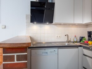 Kühlschrank, Mikrowelle, Ofen, Geschirrspüler