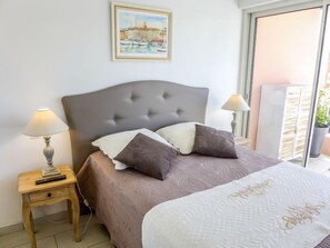 1 habitación, tabla de planchar con plancha y wifi 