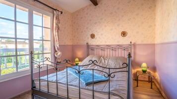 3 bedrooms, Internet