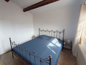 3 bedrooms, Internet