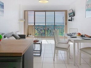 TV - L'Oustalet by Interhome (Mimizan)