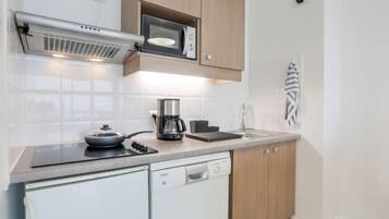 Réfrigérateur, micro-ondes, lave-vaisselle