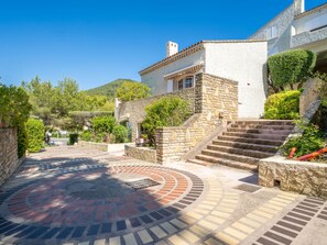 Property grounds - Hameau la Madrague by Interhome (Saint Cyr sur Mer La Madrague)