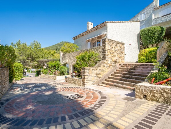 Property grounds - Hameau la Madrague by Interhome (Saint Cyr sur Mer La Madrague)