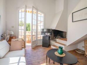 TV - Hameau la Madrague by Interhome (Saint Cyr sur Mer La Madrague)