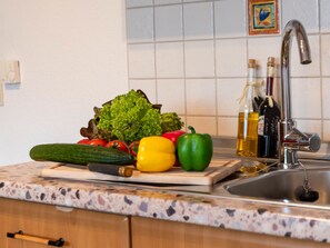 Fridge, microwave, cookware/dishes/utensils - Apartment Woge by Interhome (Norddeich)