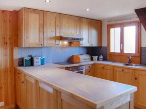 Kühlschrank, Ofen, Geschirrspüler, Toaster