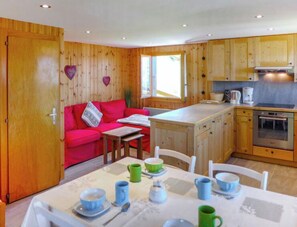 Kühlschrank, Ofen, Geschirrspüler, Toaster