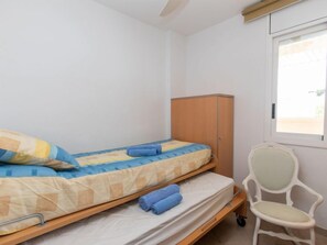 2 chambres, fer et planche Ă repasser