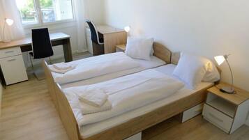 2 habitaciones, escritorio y internet