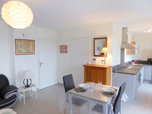 Interior - Les Allées du Port by Interhome (Saint Malo)